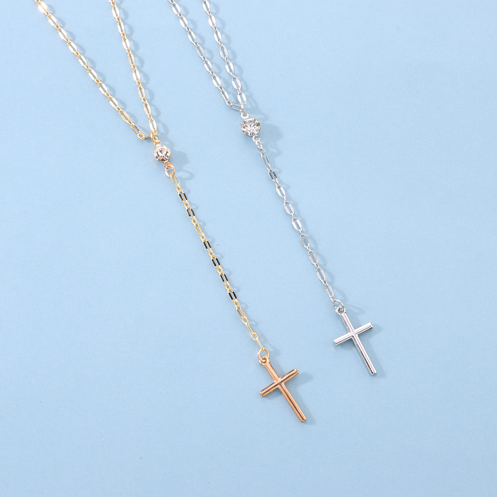 Collier à pendentif croix