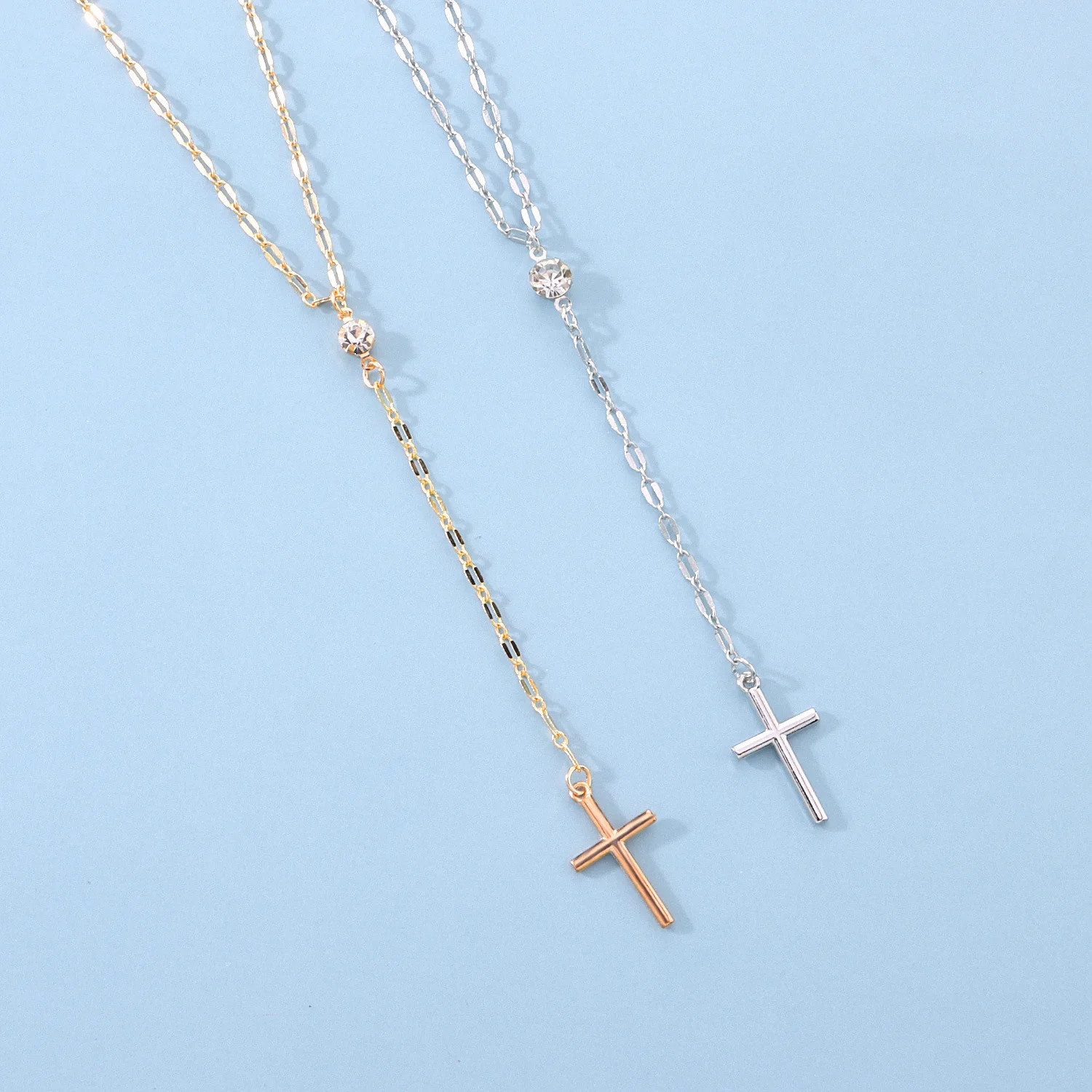 Collier à pendentif croix