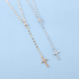 Collier à pendentif croix