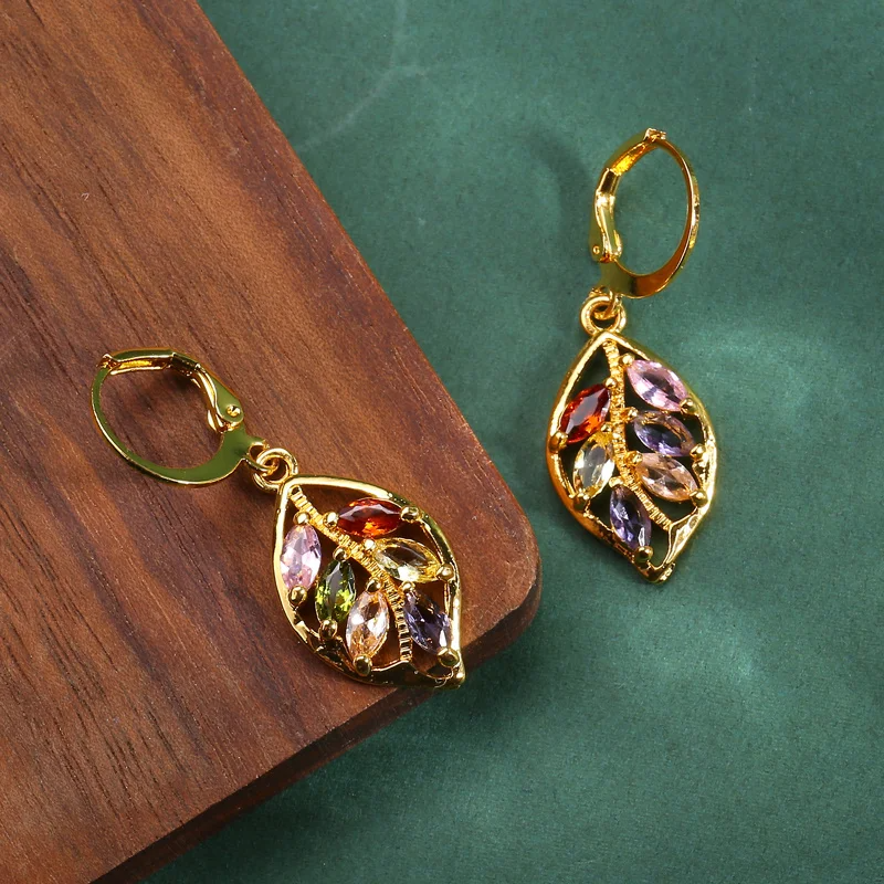Boucles d'oreilles colorées incrustées
