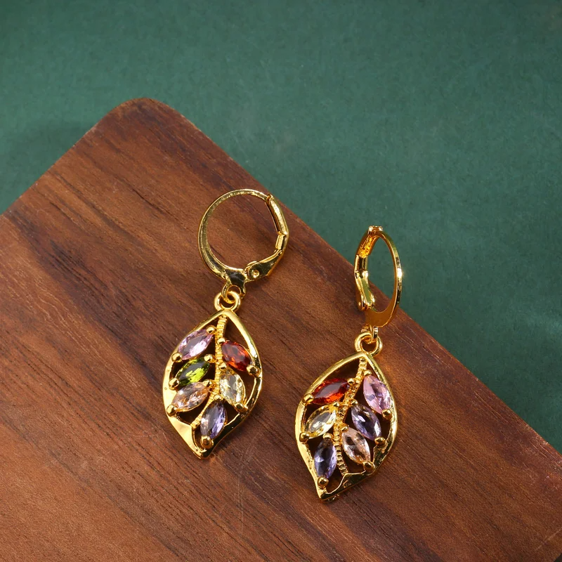 Boucles d'oreilles colorées incrustées