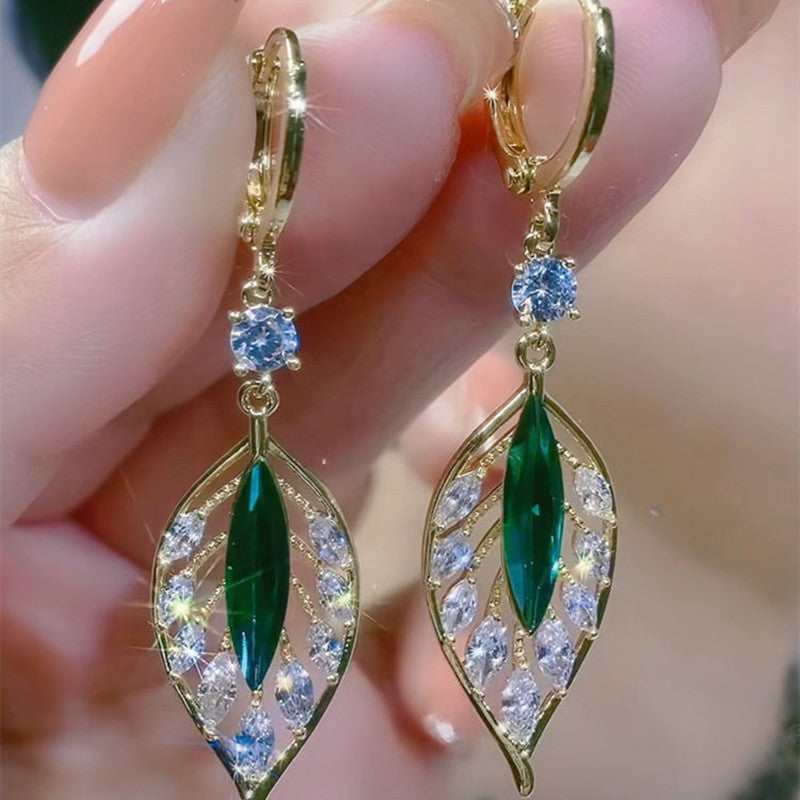 Boucles d'oreilles feuilles d'or en clip vert