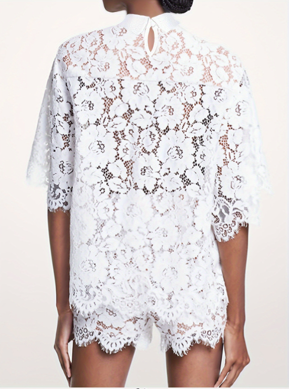 Ensemble en dentelle