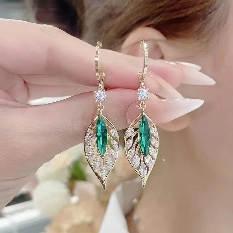 Boucles d'oreilles feuilles d'or en clip vert