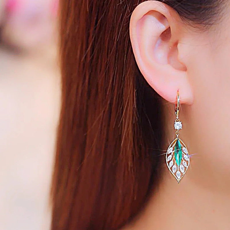 Boucles d'oreilles feuilles d'or en clip vert
