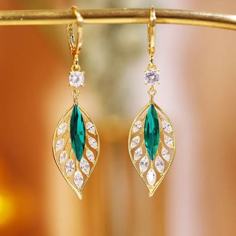 Boucles d'oreilles feuilles d'or en clip vert