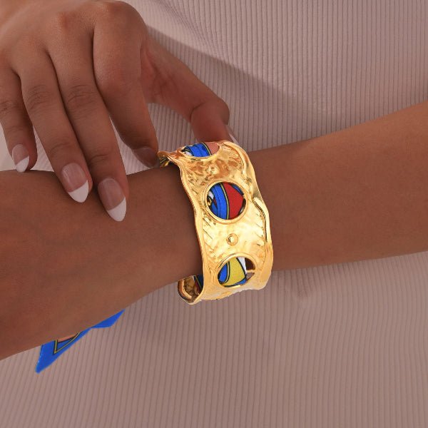 Bracelet manchette avec écharpe