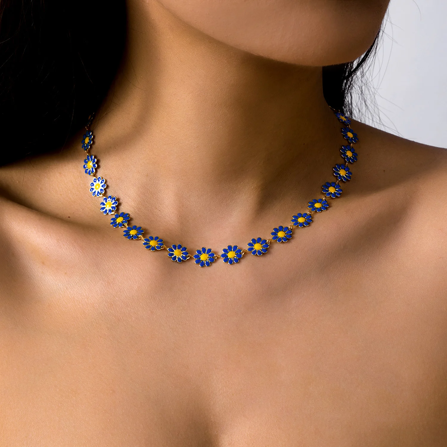 Collier ras du cou