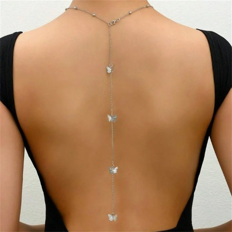 Collier long, dos nu