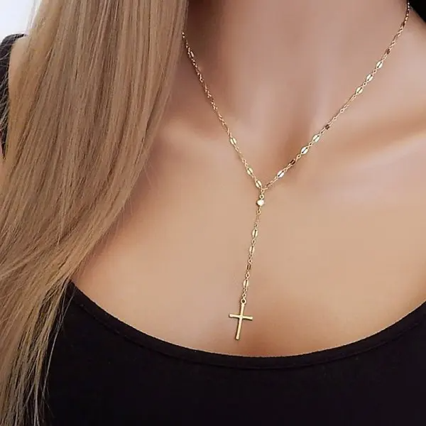 Collier à pendentif croix