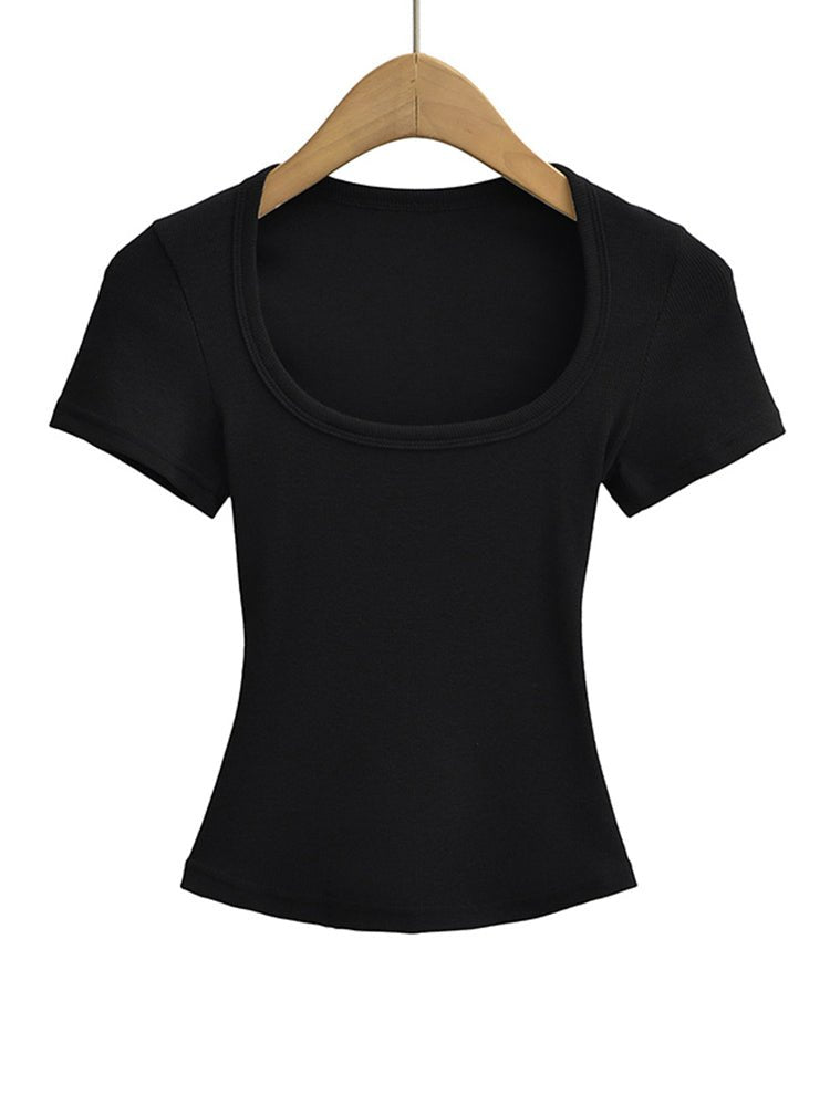 T-shirt à col carré B